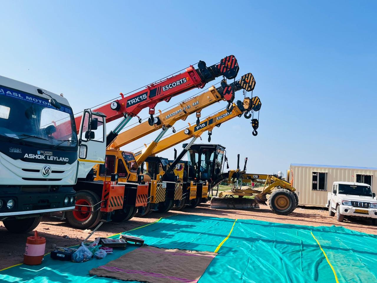 Hydras & Faranas rental in Jaisalmer Rajasthan - Bhagwati Infrastructure